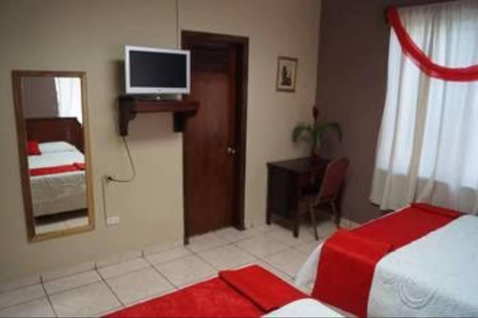 סן פדרו סולה Micro Hotel Rio De Piedras מראה חיצוני תמונה